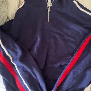 Cropped sweater without hood